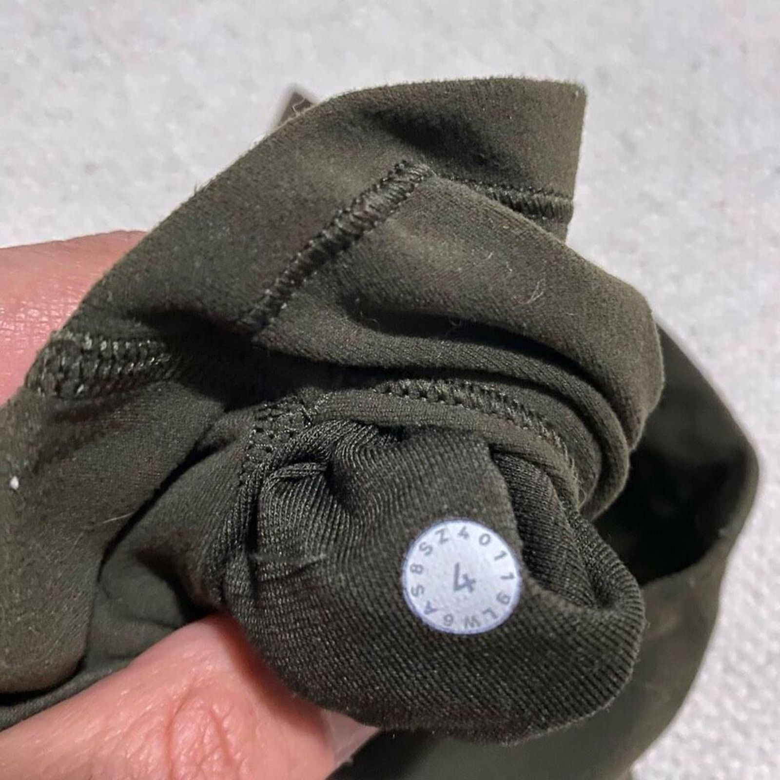 Lululemon Lululemon Olive Green Cropped Leggings | Sz 4 Size 27" / US 4 / IT 40 - 5 Thumbnail