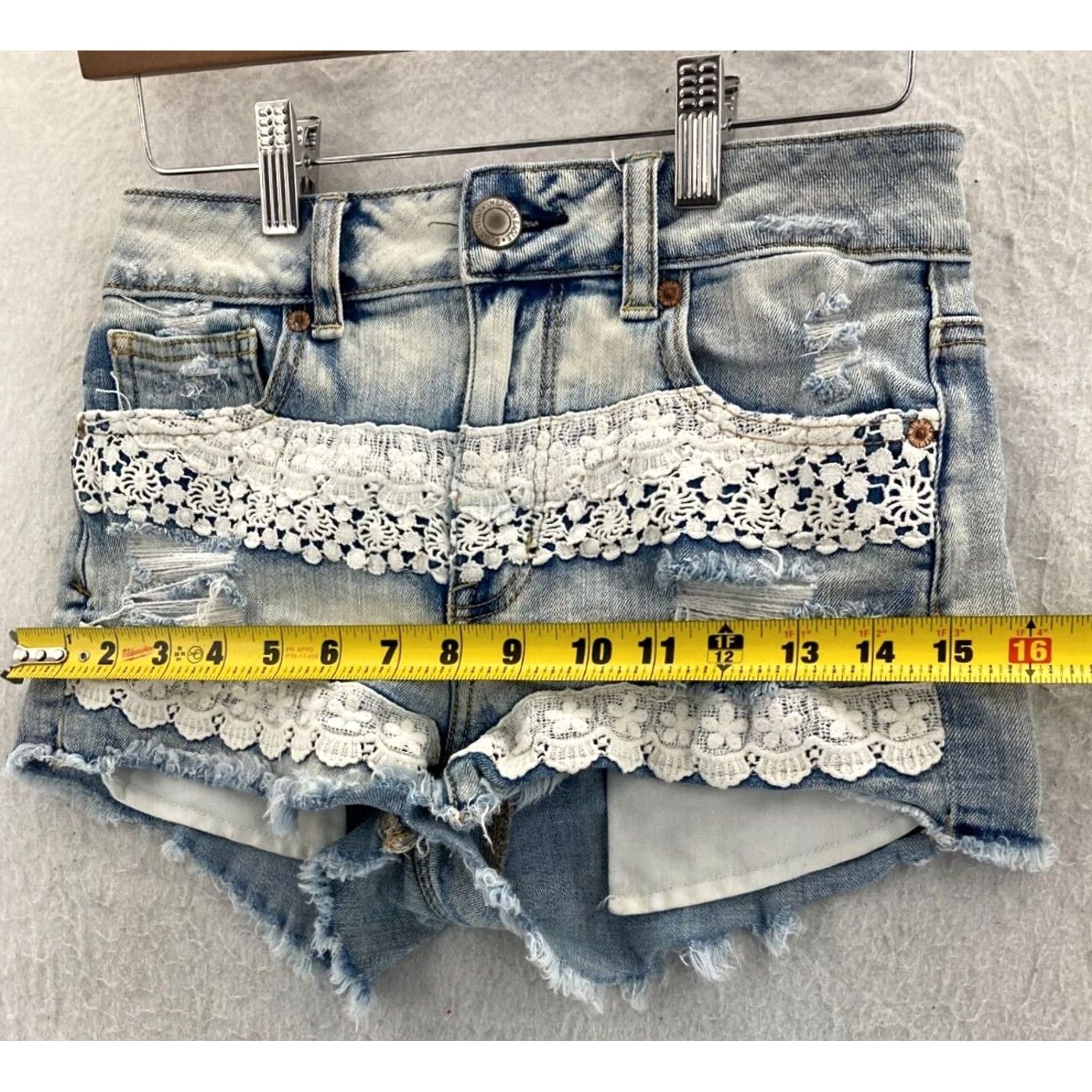 American Eagle Outfitters VINTAGE American Eagle Jean Shorts Womens 0 Blue Hi Rise Shortie Cut Off Stretch Lace Size 25" / US 0 / IT 36 - 3 Thumbnail