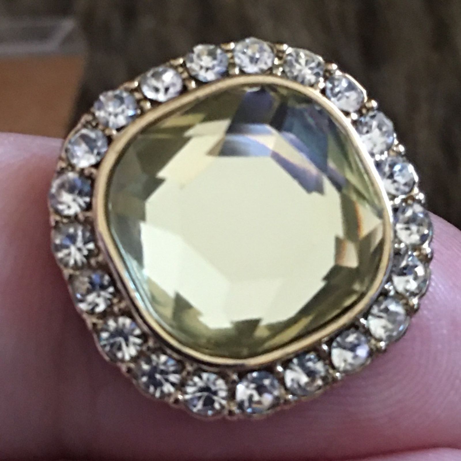 Vintage Vintage gold tone faceted glass pierced earrings Size ONE SIZE - 3 Thumbnail