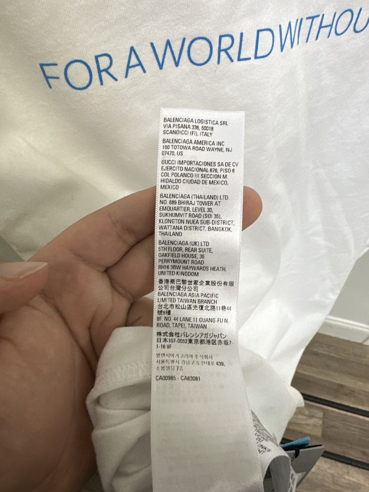 Balenciaga Balenciaga White/Blue Tee Shirt World Food Programme Size US M / EU 48-50 / 2 - 6 Thumbnail