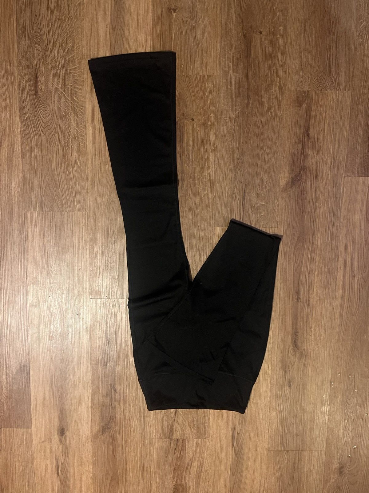 Lululemon Lululemon Size 4 Flared Leggings Size 27" / US 4 / IT 40 - 8 Thumbnail