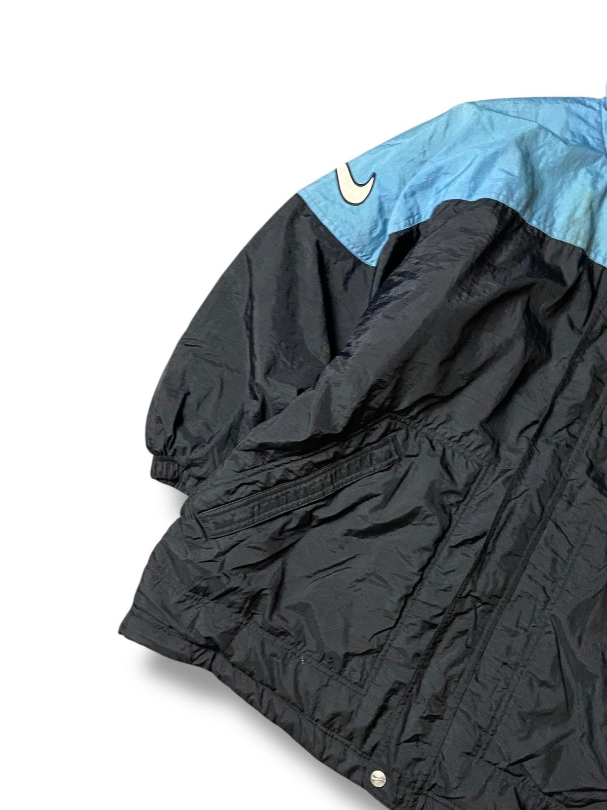 Vintage Nike Men’s Insulated Nylon Hooded Jacket (125) Size US M / EU 48-50 / 2 - 7 Thumbnail
