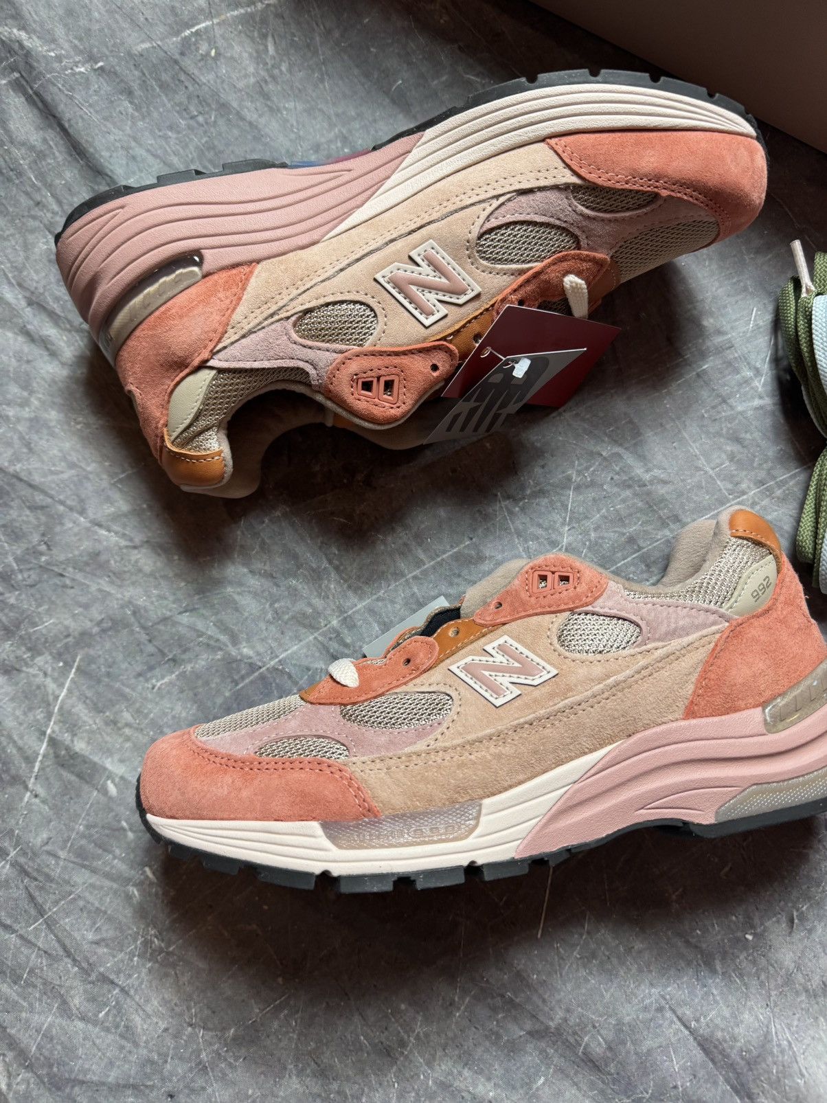 Joe Freshgoods New Balance 992 MiUSA Joe Freshgoods Aged Well Size US 13 / EU 46 - 2 Thumbnail