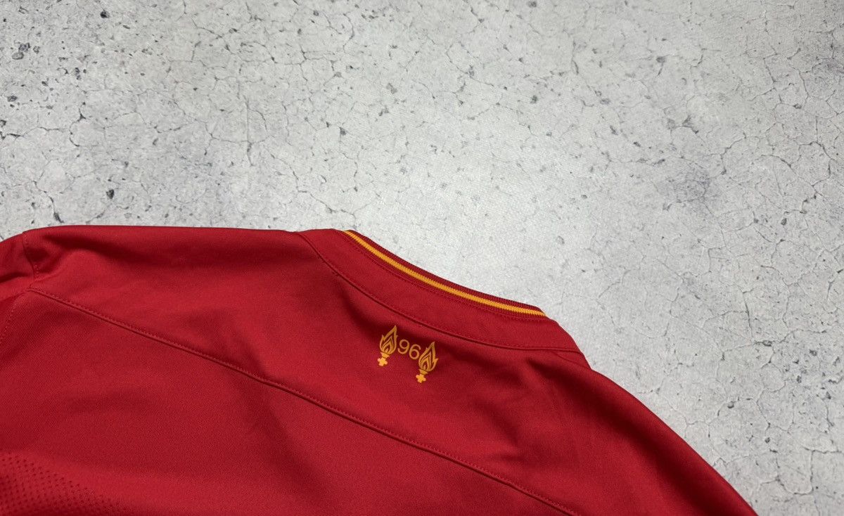 New Balance New Balance FC Liverpool 2016/2017 Vintage Soccer Jersey Size US M / EU 48-50 / 2 - 12 Thumbnail