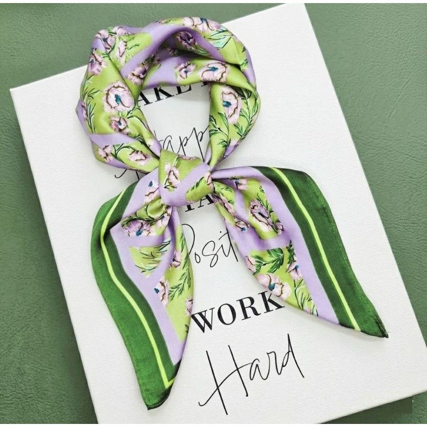Other New Bandana GEOMETRIC FLOWER Elegant Square Scarf Green Wrap Size ONE SIZE - 1 Thumbnail