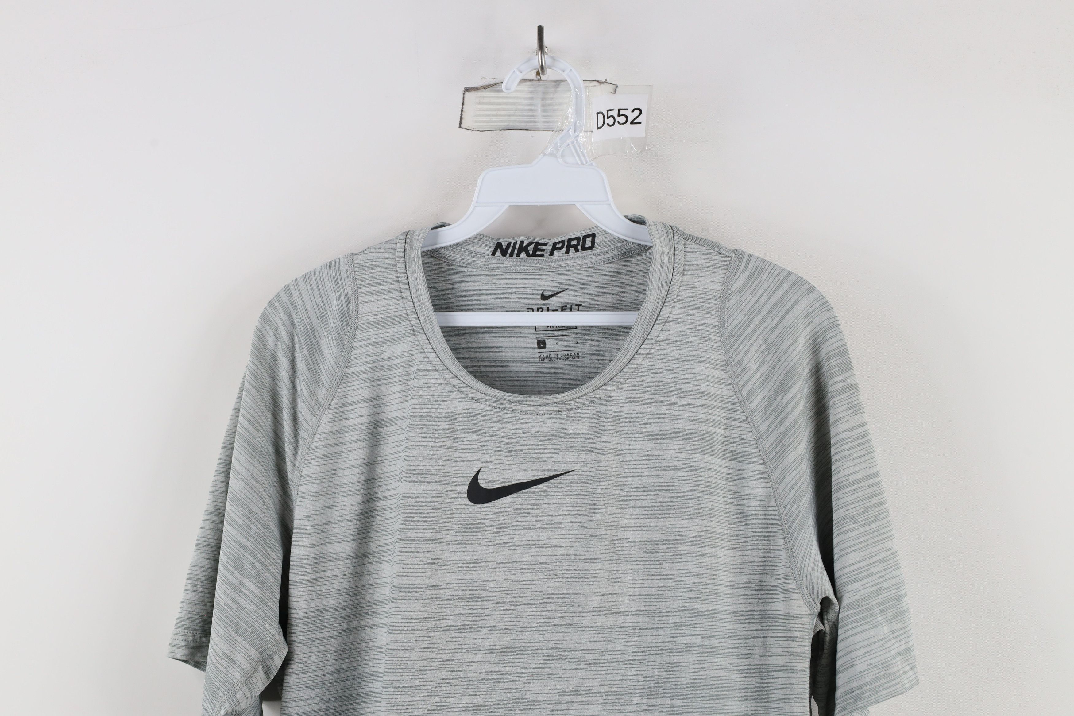 Nike × Vintage Nike Pro Compression Center Swoosh Gym Training T-Shirt Gray Size US L / EU 52-54 / 3 - 2 Thumbnail