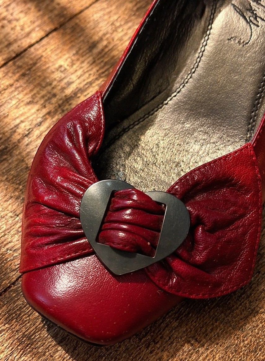 Miss Sixty RARE Vintage MISS SIXTY Y2K Red Leather Heart Kitten Heels Size US 8.5 / IT 38.5 - 3 Thumbnail