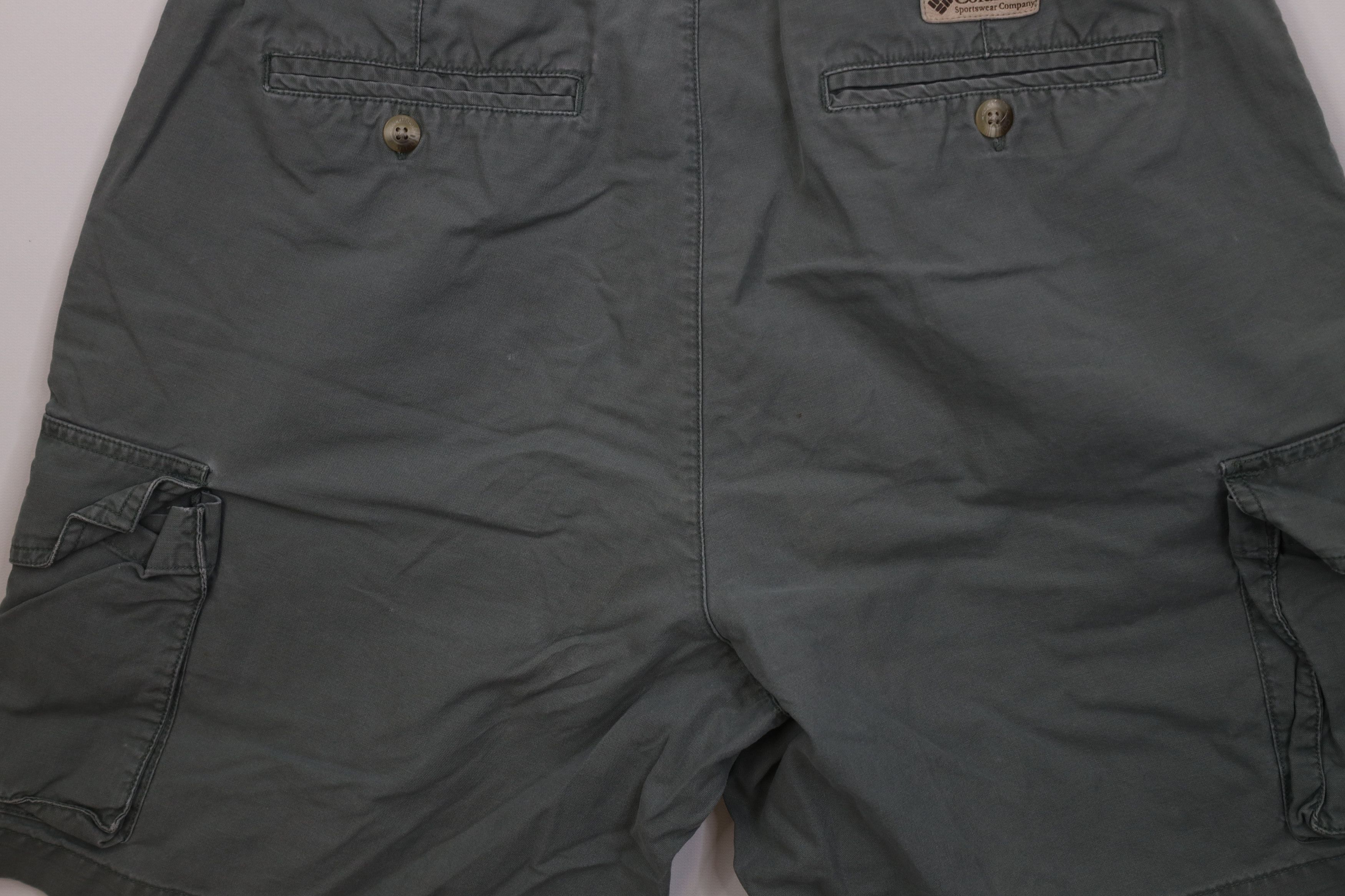 Columbia Vintage 90s Columbia Above Knee Cargo Shorts Green Cotton Size US 32 / EU 48 - 12 Thumbnail