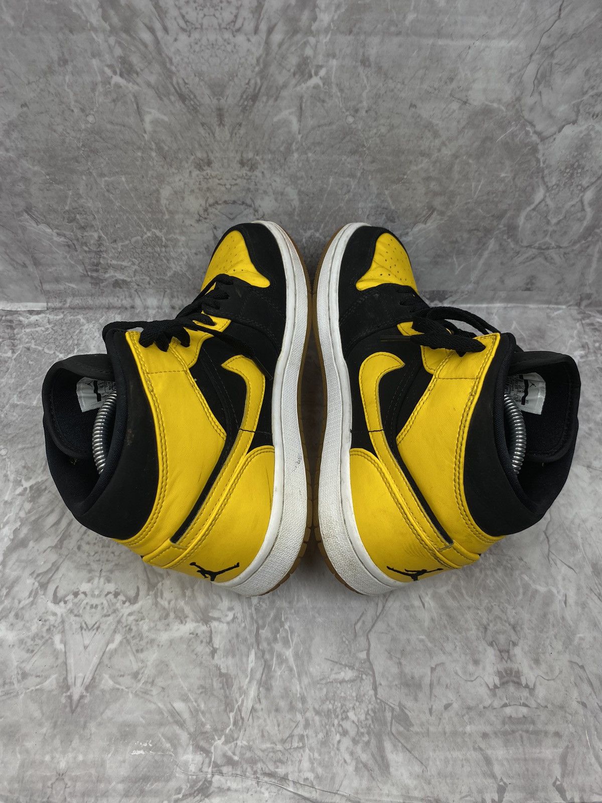 Jordan Brand Jordan 1 Retro Mid New Love (2017) Size US 7.5 / EU 40-41 - 6 Thumbnail