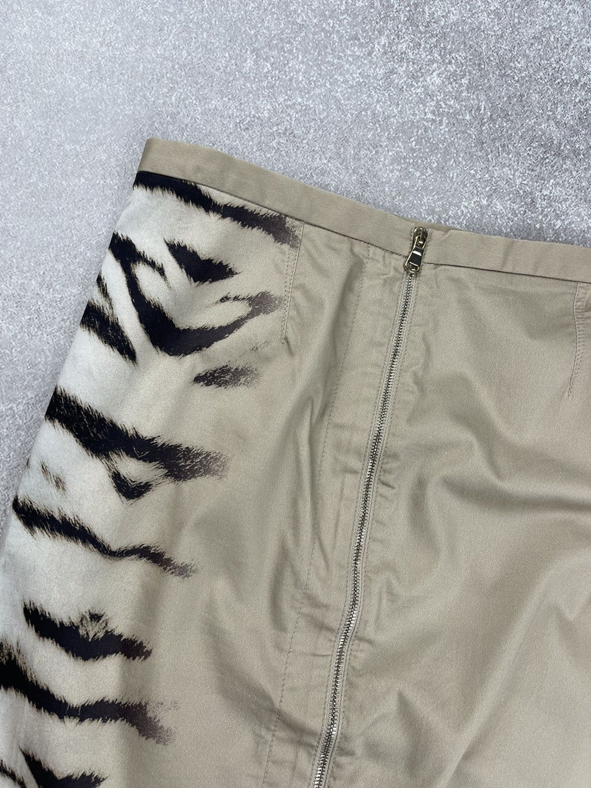 Designer Vintage Roccobarocco Leopard Print Skirt Size I 44 Size 30" / US 8 / IT 44 - 5 Thumbnail