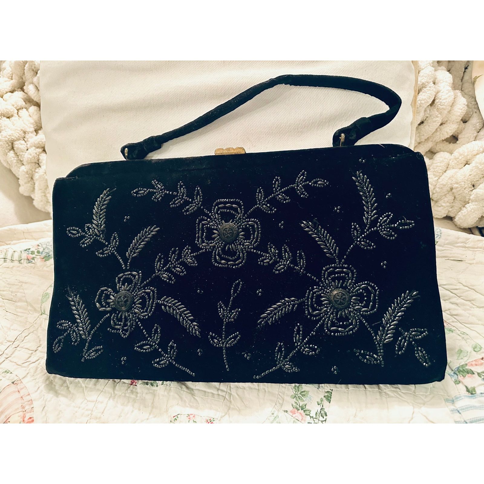 Vintage VINTAGE FIFTIES LARGE SOURE BEADED BLACK VELVET BAG Size ONE SIZE - 1 Thumbnail