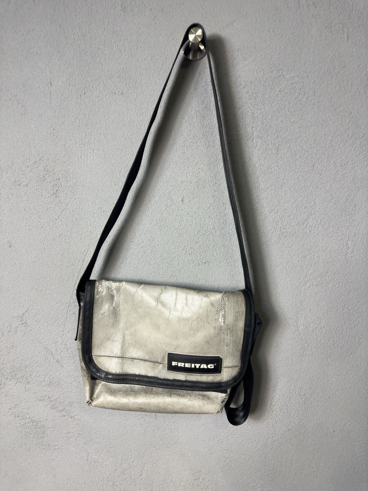 Freitag × Vintage Freitag Recycled Messenger Crossbody Bag Size ONE SIZE - 1 Thumbnail