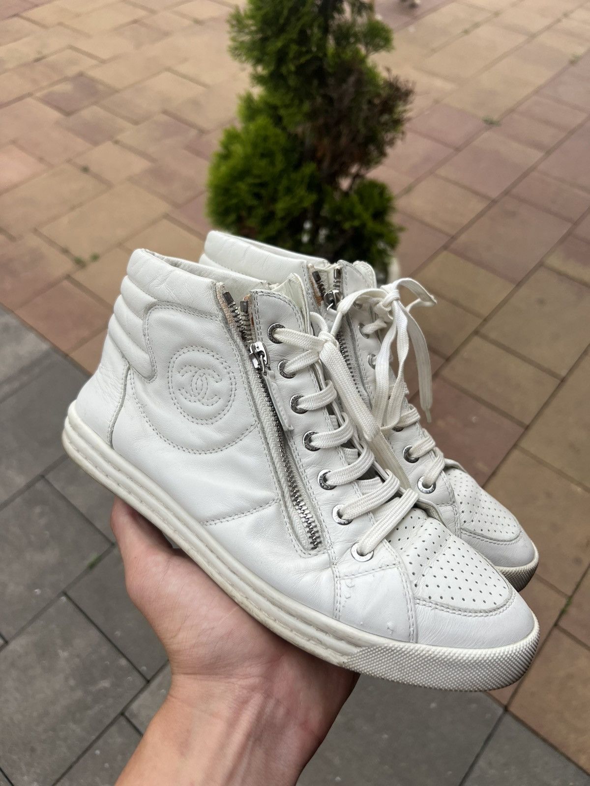 Chanel Chanel White High Top Sneakers Size US 7 / IT 37 - 1 Thumbnail