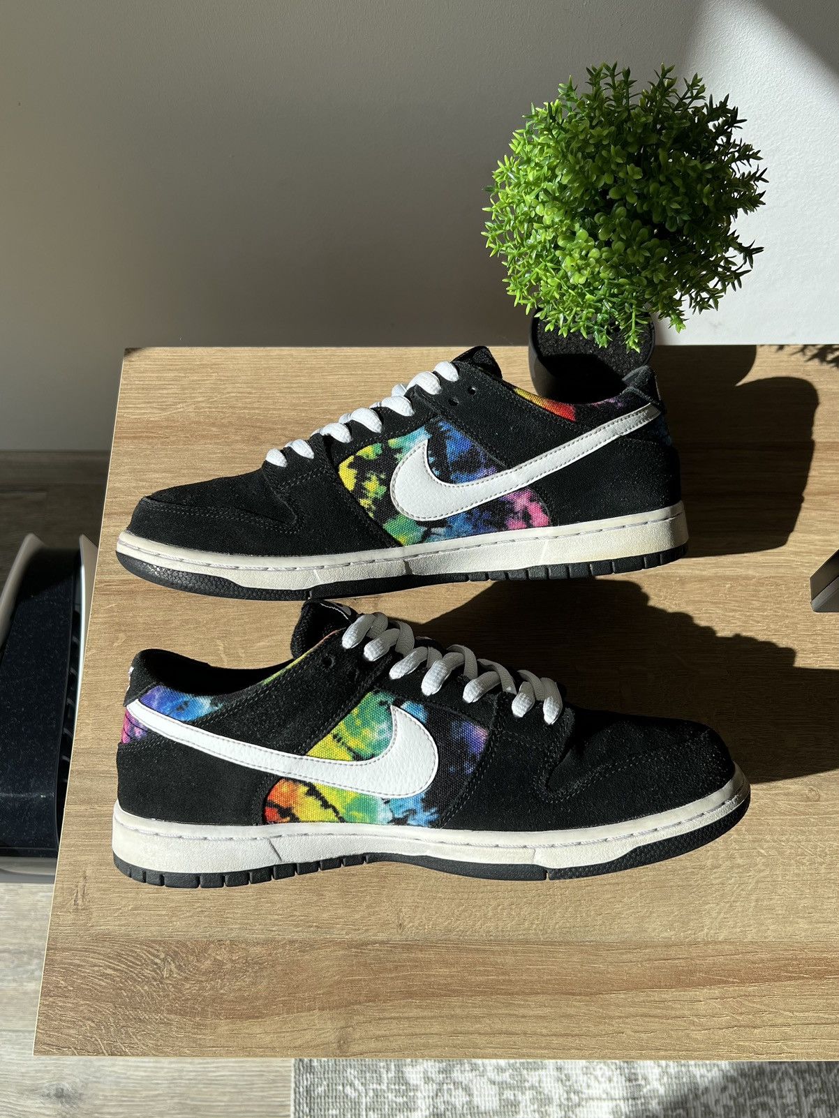 Nike Nike SB Dunk Low 'Ishod Wair Tie Dye' 819674-019 (10 US 44) Size US 10 / EU 43 - 9 Thumbnail