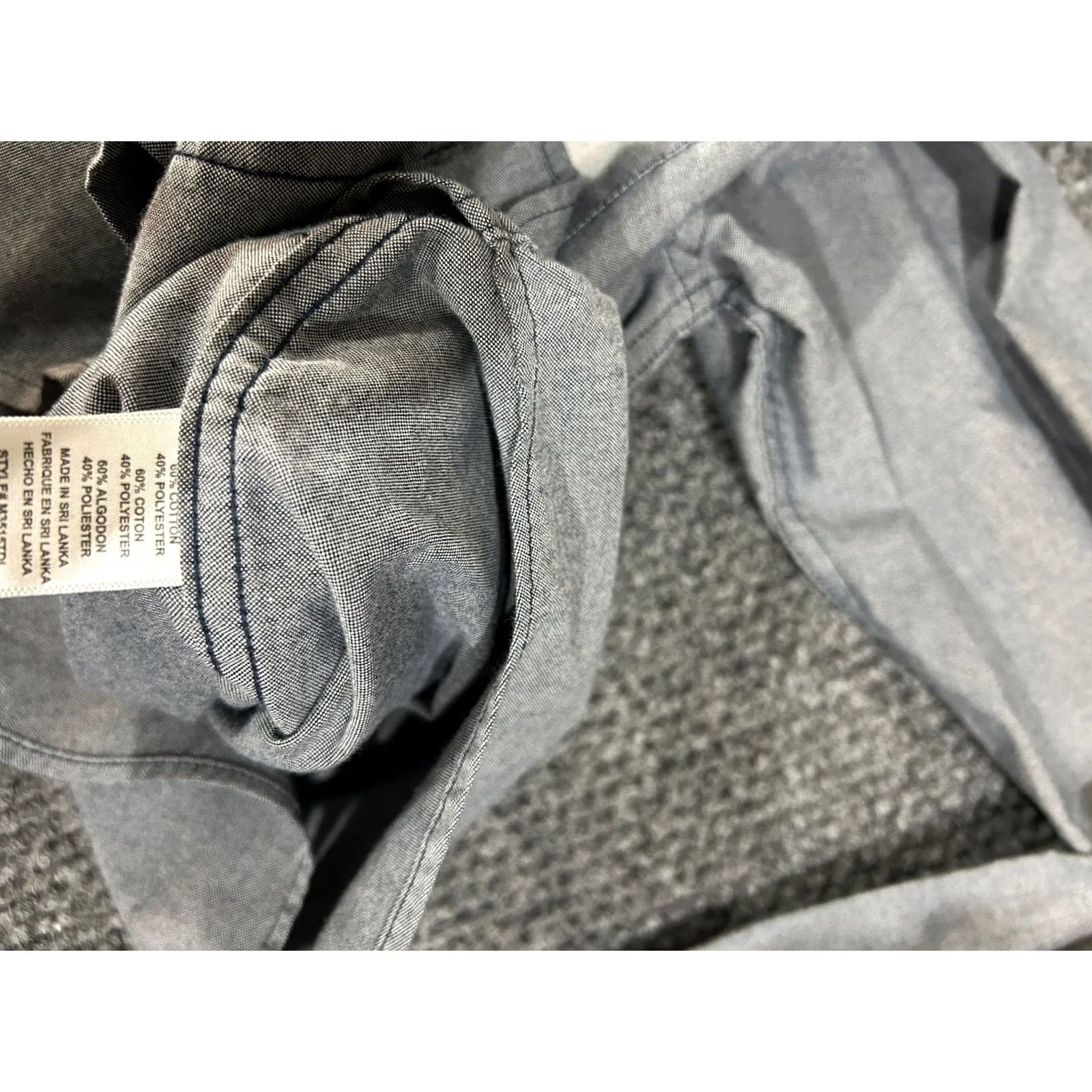 RVCA RVCA Button-Up Shirt Mens Medium Gray Chambray Slim Fit Casual Shirtmen Slim Button-Down Collar Pocketed Button-Up Casual Mens (No extra text) Size US M / EU 48-50 / 2 - 5 Thumbnail