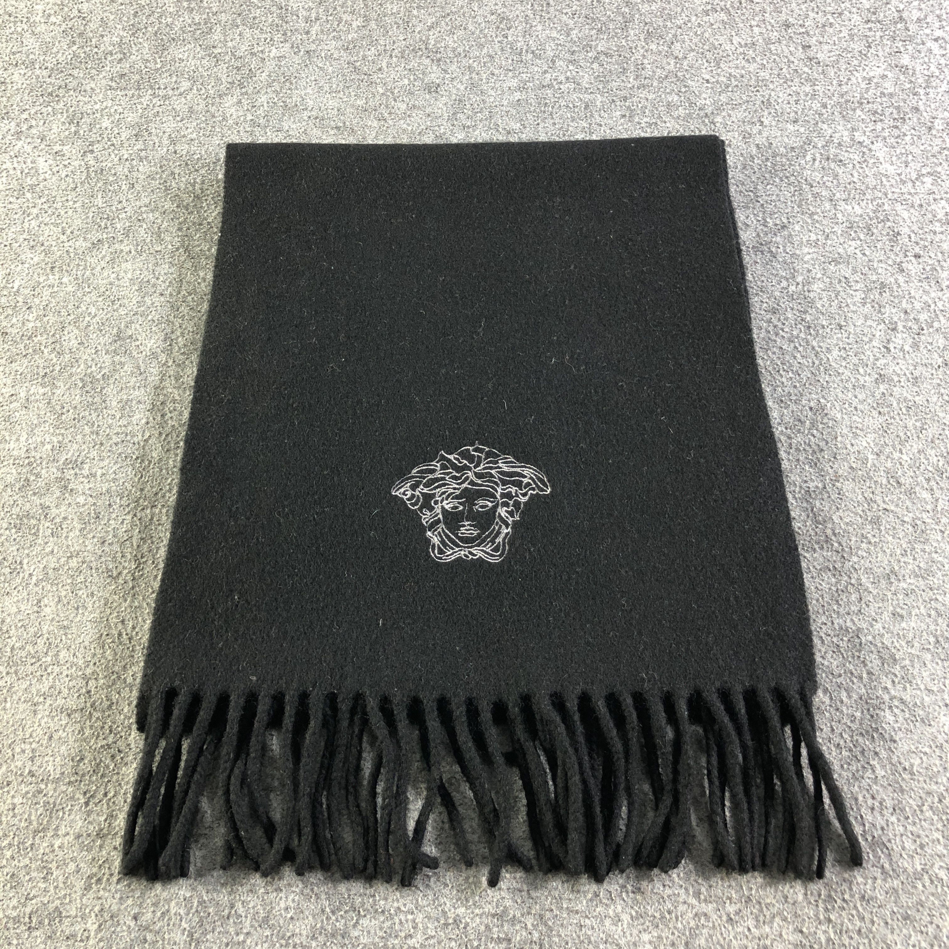 Versace Versace Plain Wool Scarf Muffler V2691 Size ONE SIZE - 1 Thumbnail