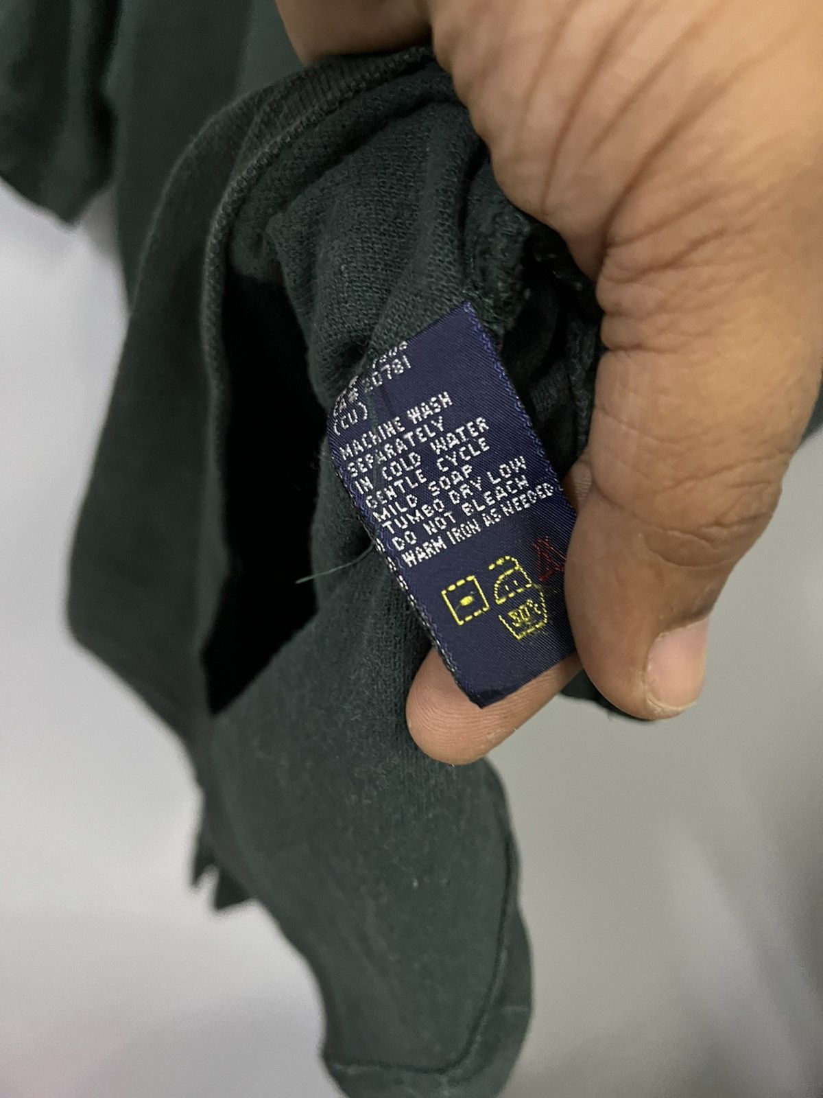 Tommy Hilfiger TOMMY HILFIGER Size US M / EU 48-50 / 2 - 3 Thumbnail