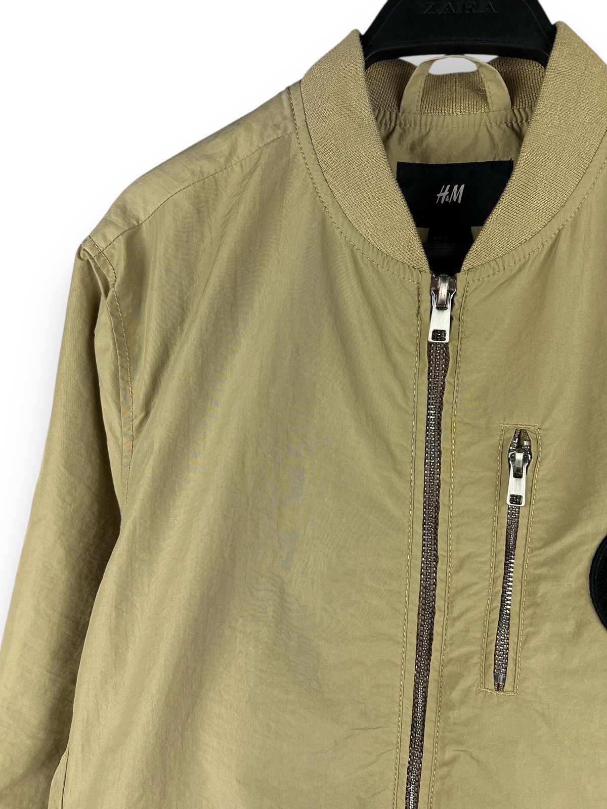 H&M × The Weeknd × XO H&M x The Weeknd XO Big Logo Beige Bomber Jacket Size US S / EU 44-46 / 1 - 7 Thumbnail