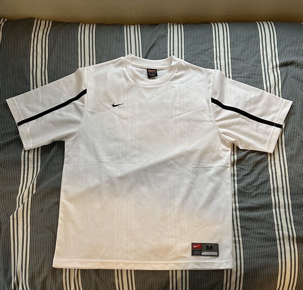 Nike Vintage Nike Team Tee Size US M / EU 48-50 / 2 - 1 Thumbnail