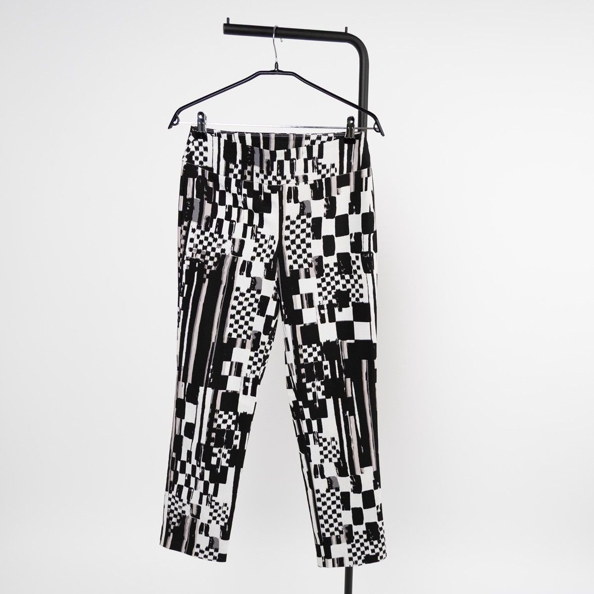 Joseph Ribkoff Joseph Ribkoff Women Geometric Black White Trousers Slim Fit Size 30" / US 8 / IT 44 - 1 Thumbnail