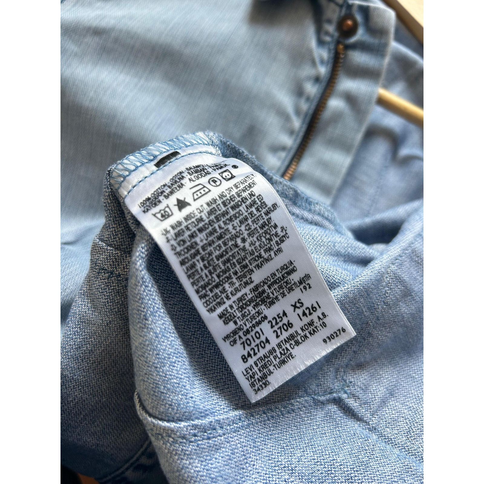 Levi's Levi's Engineered Jeans Jacket XS Y2K Rare Light Wash Denim Size US XS / EU 42 / 0 - 7 Thumbnail