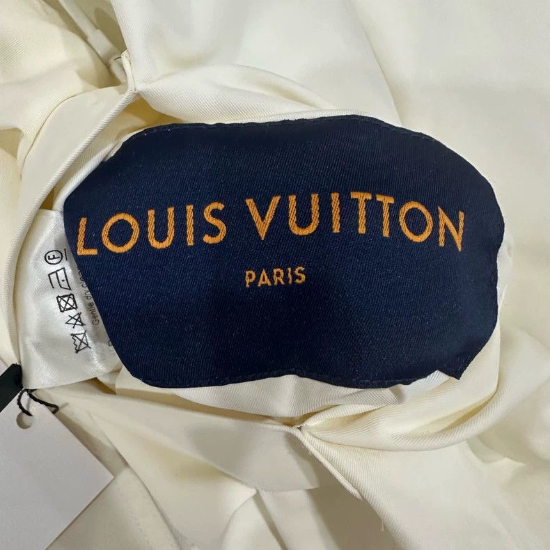 Louis Vuitton Louis Vuitton Beige pin double-sided assault jacket Size US S / EU 44-46 / 1 - 6 Thumbnail