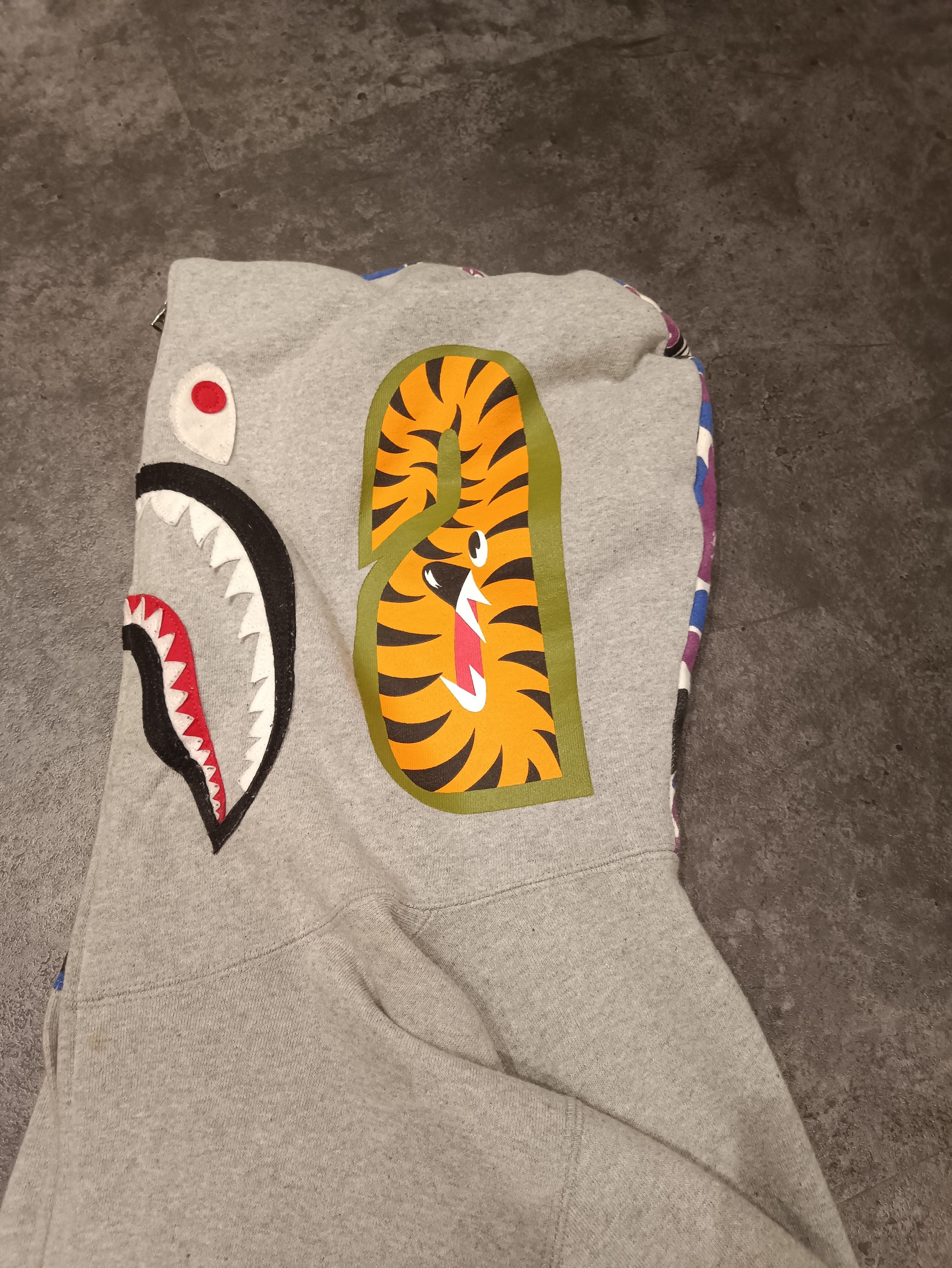 Bape Bape Sharks 10th Anniversary Hongkong Hoodie Size US L / EU 52-54 / 3 - 12 Thumbnail