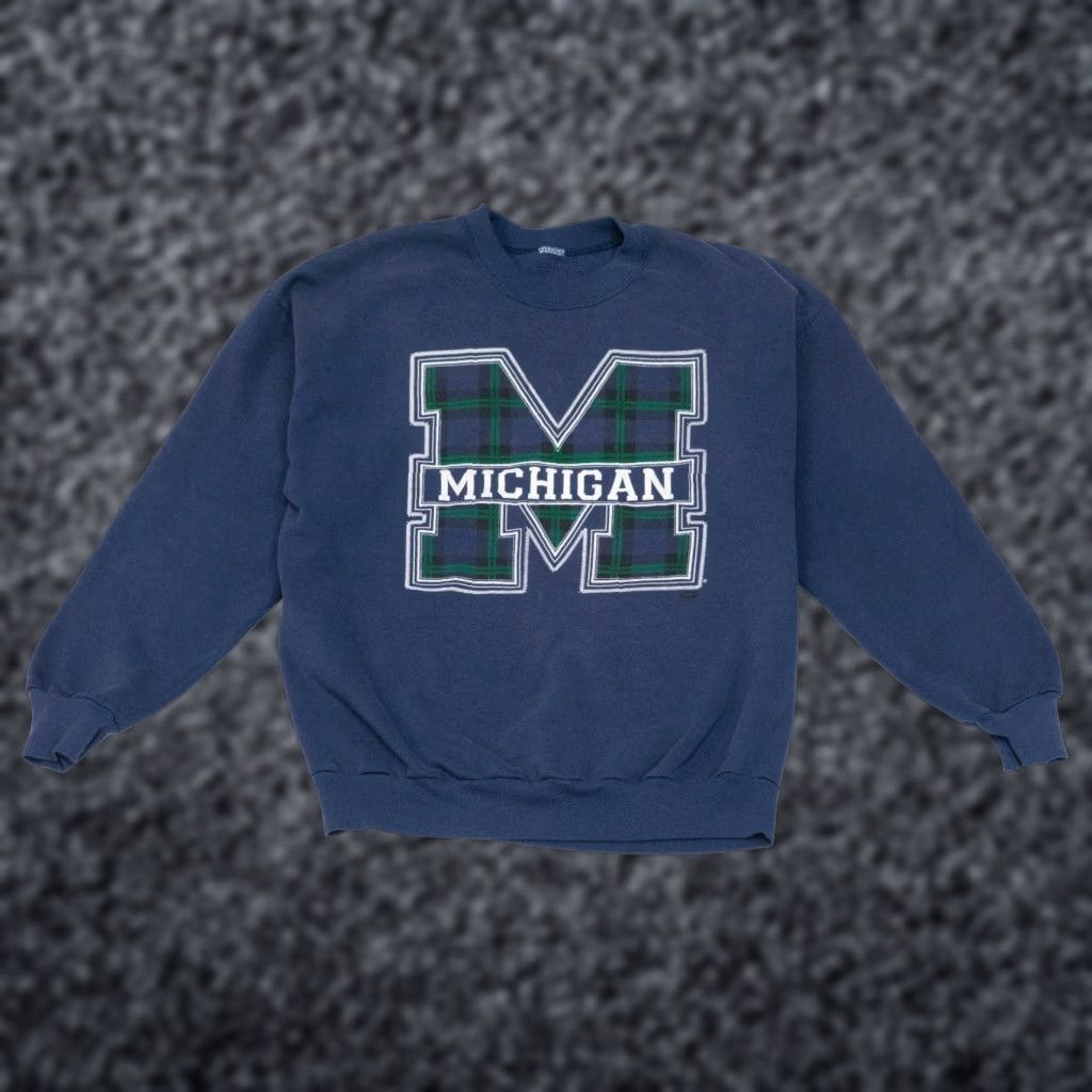 Fruit Of The Loom VINTAGE University of Michigan Sweatshirt Men L 90s Distressed NCAA Blue Nike Logo PullOver Regular Screened 90s College Sports VTG"> Size US L / EU 52-54 / 3 - 1 Thumbnail