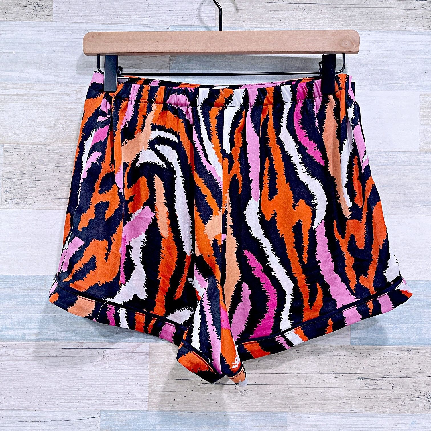 Diane von Furstenberg × Target Basics Diane Von Furstenburg x Target Zebra Short Pajama Set XXS Size ONE SIZE - 7 Thumbnail