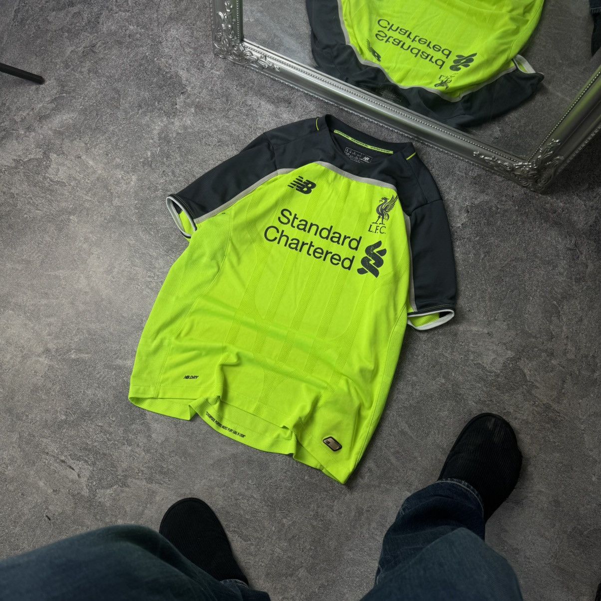 New Balance Liverpool FC x NB 2016 Toxic Lime Jersey Size US M / EU 48-50 / 2 - 1 Thumbnail