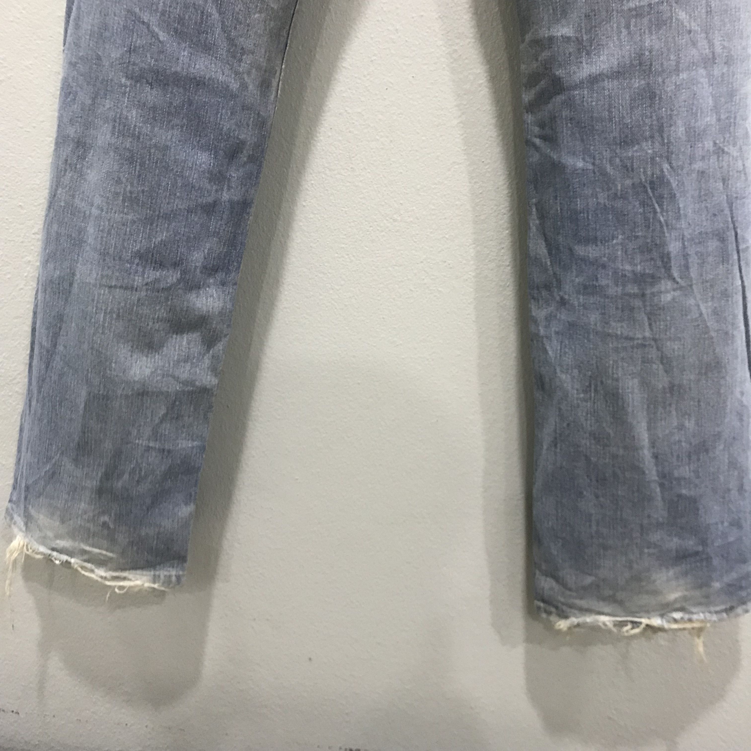 Lee Vintage 90s Lee Light Wash Jeans High Rise Straight Leg Size US 29 - 11 Thumbnail