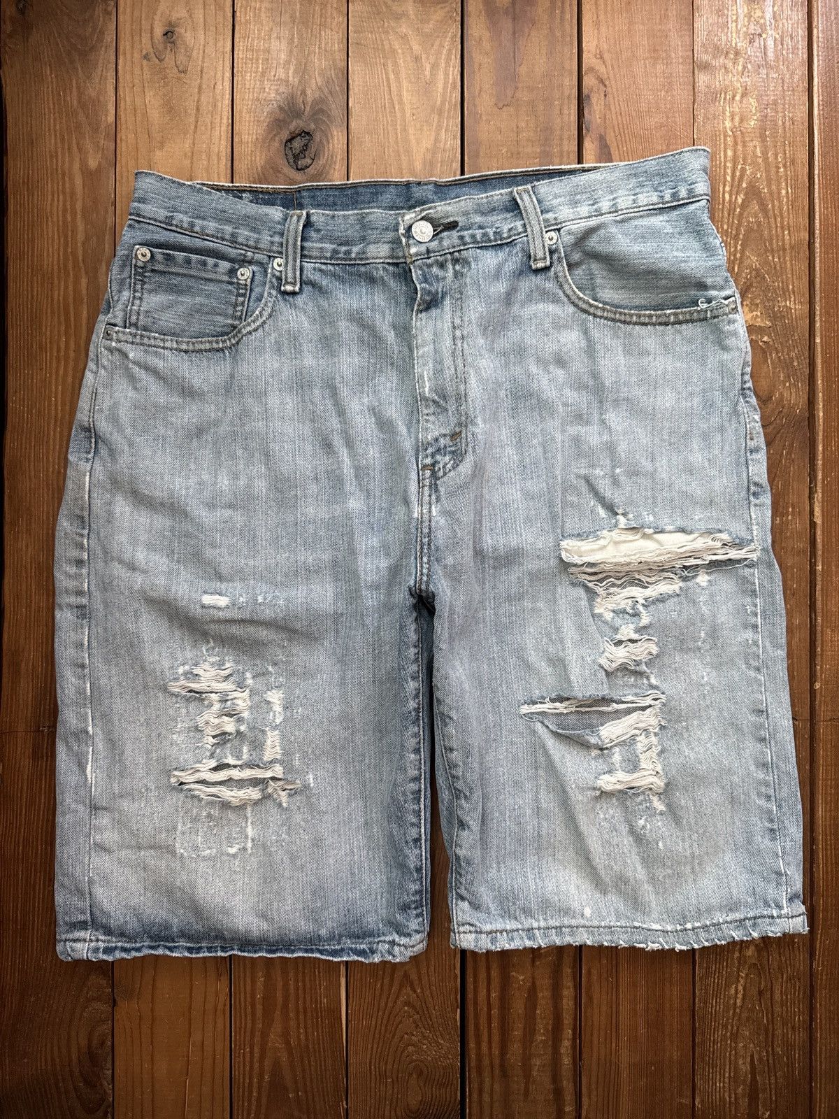 Levi's × Vintage Vintage 90s Y2K Levi’s Distressed Jean Shorts Size US 32 / EU 48 - 1 Thumbnail