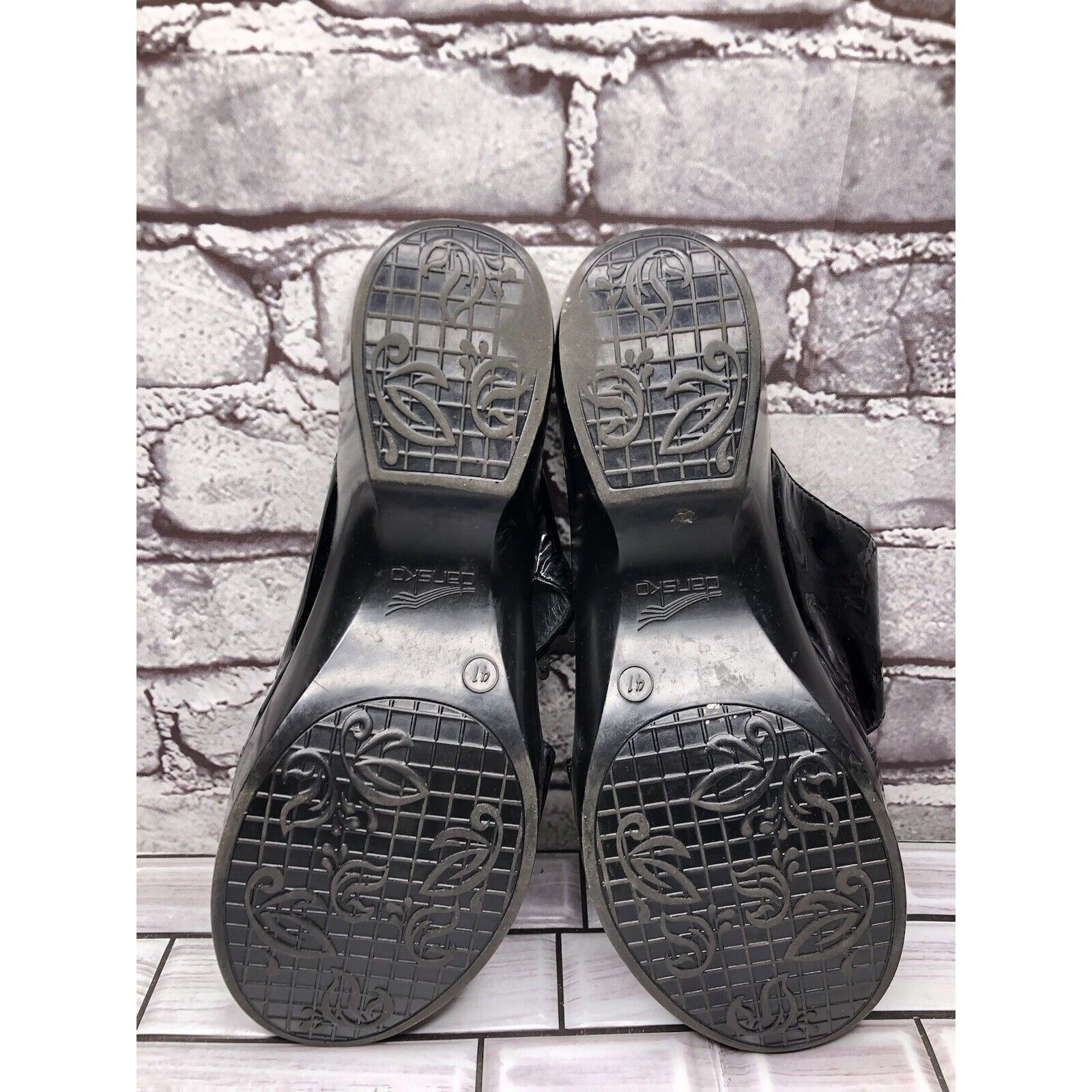 Other Dansko Black Patent Leather Flower Wedge Slip On Slides Sand Size US 10.5 / IT 40.5 - 16 Thumbnail