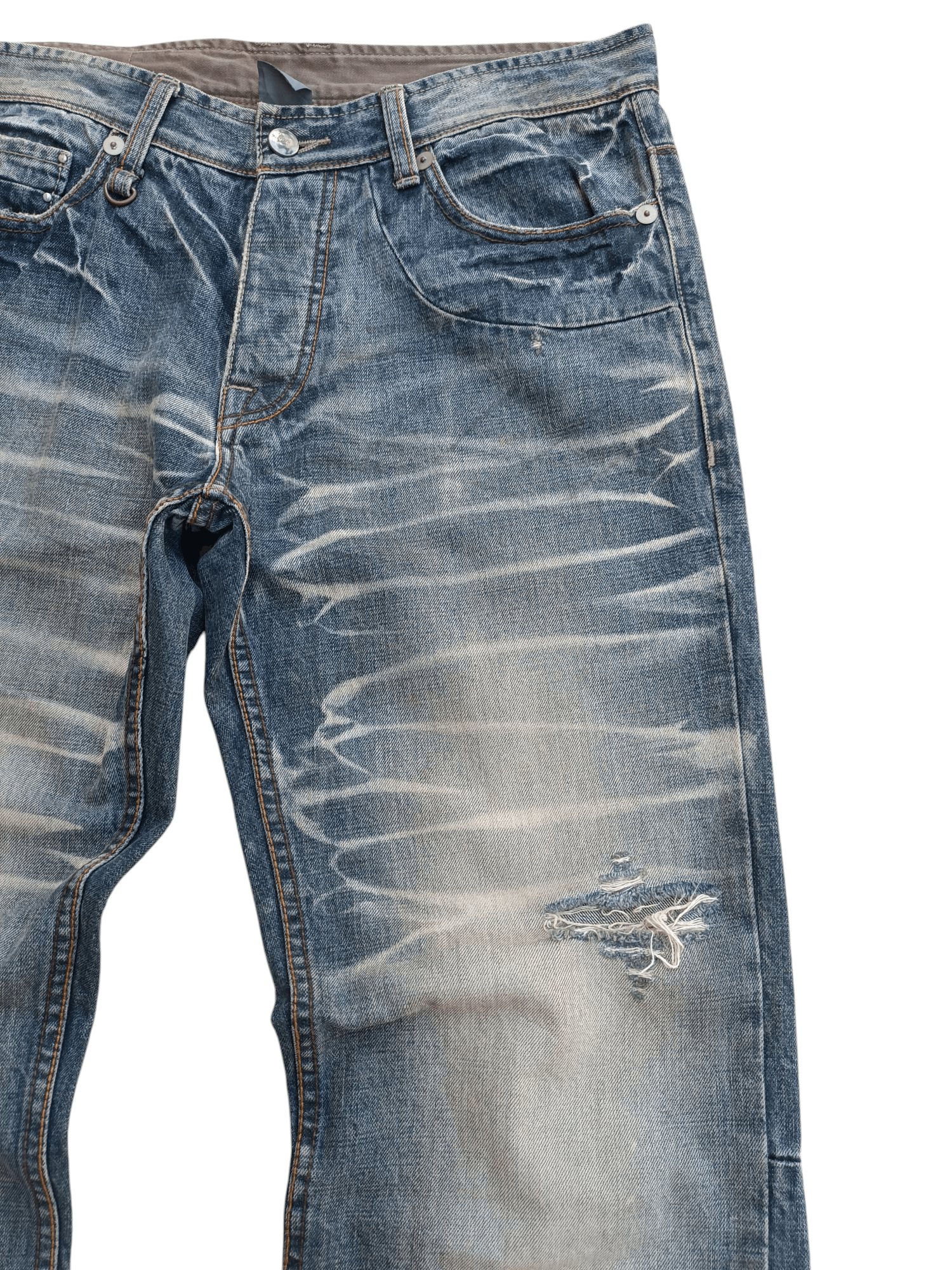 Armani Exchange Armani Exchange Distressed Whiskers Faded Denim E261 Size US 33 - 6 Thumbnail