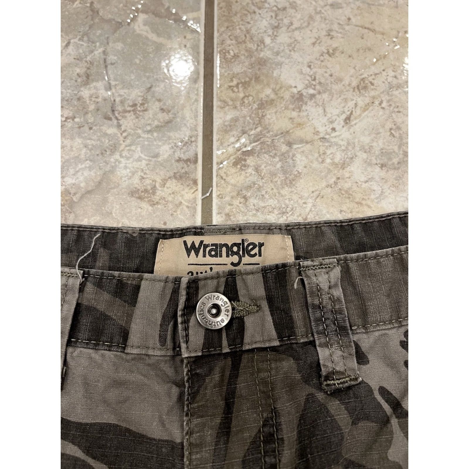 Wrangler Wrangler Shorts Mens 46 Gray Men Black Cargo Camo Relaxed Fit Ripstop Outdoors Size US 30 / EU 46 - 3 Thumbnail