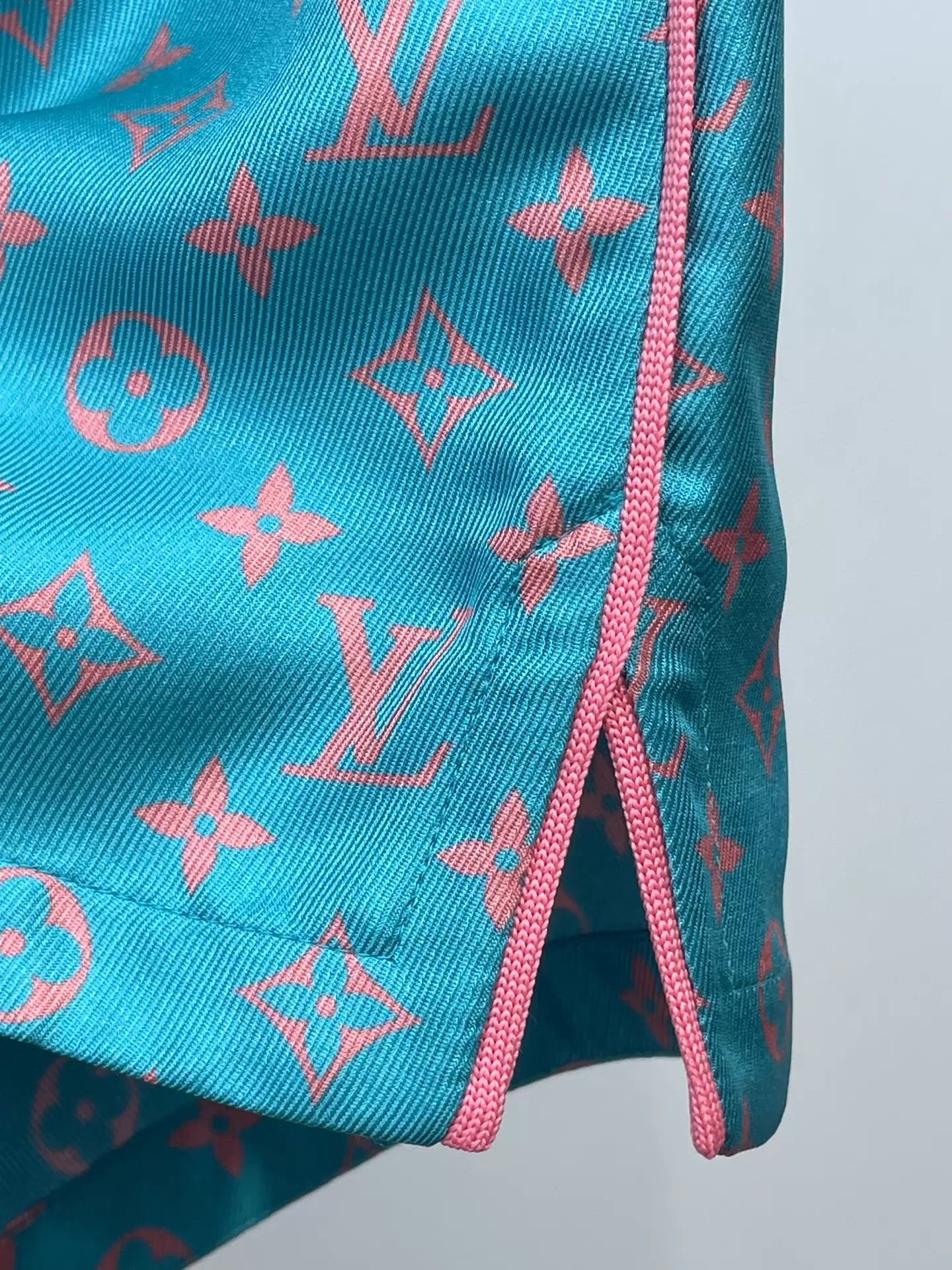Louis Vuitton LV 25 Monogram Silk Short 44 Size US 28 / EU 44 - 5 Thumbnail
