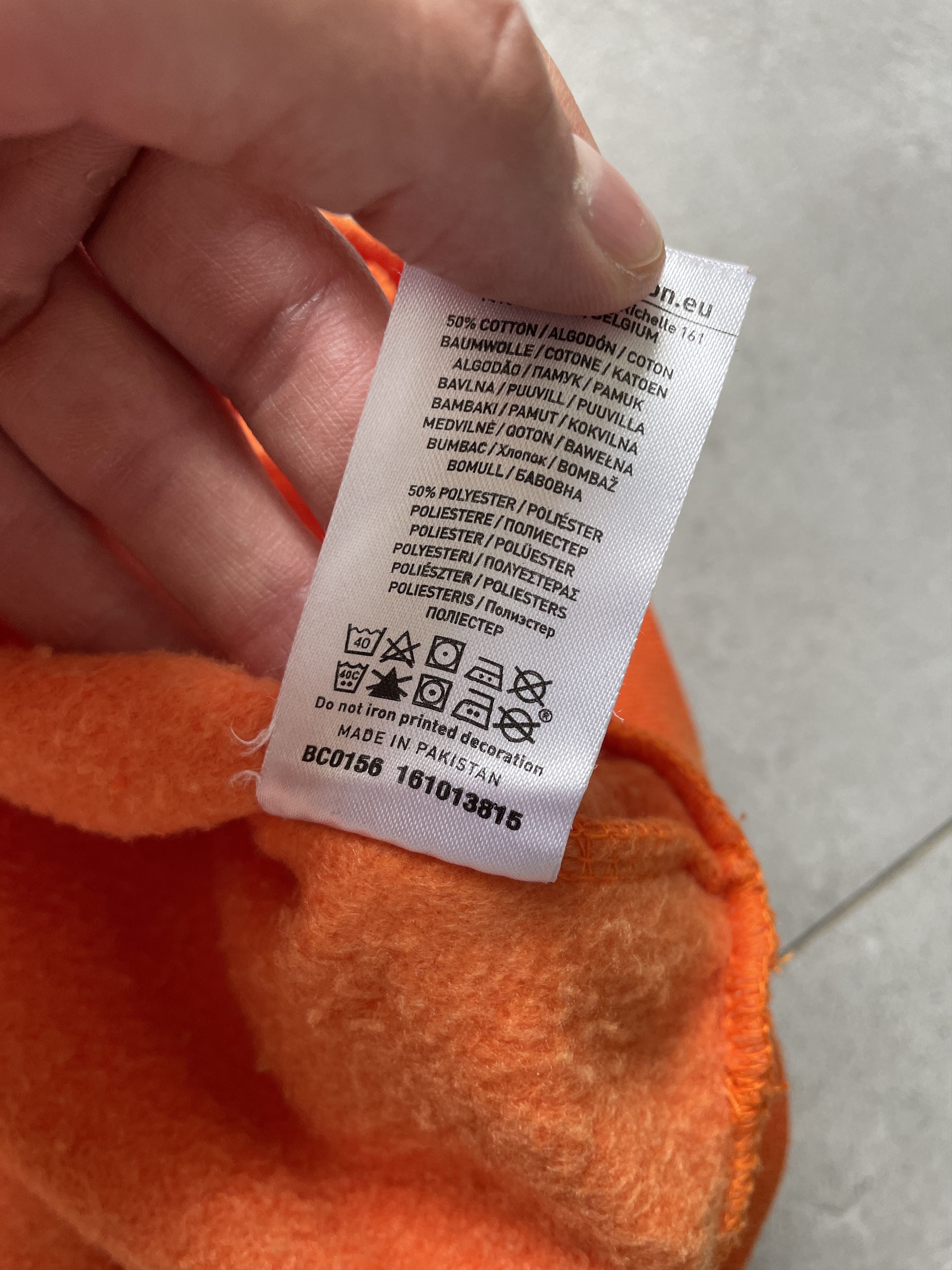 Band Tees RAMMSTEIN ENGEL SEHNSUCHT BOXY VETEMENTS TYPE ORANGE HOODIE Size US XXL / EU 58 / 5 - 7 Thumbnail