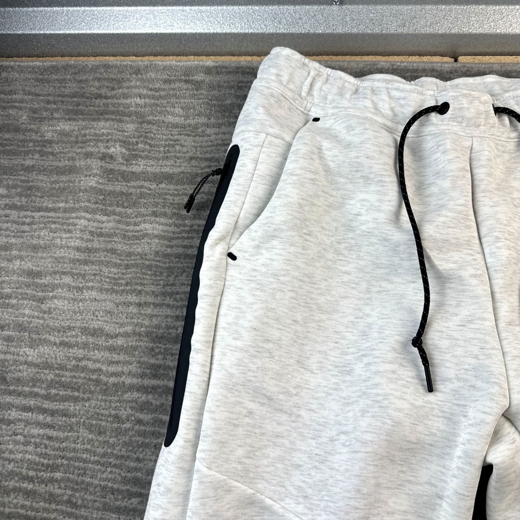 Nike Nike Tech Fleece Pants Jogger Mens Large Gray Slim Pockets Adjustable Waist Sweatpants Size US 33 - 4 Thumbnail