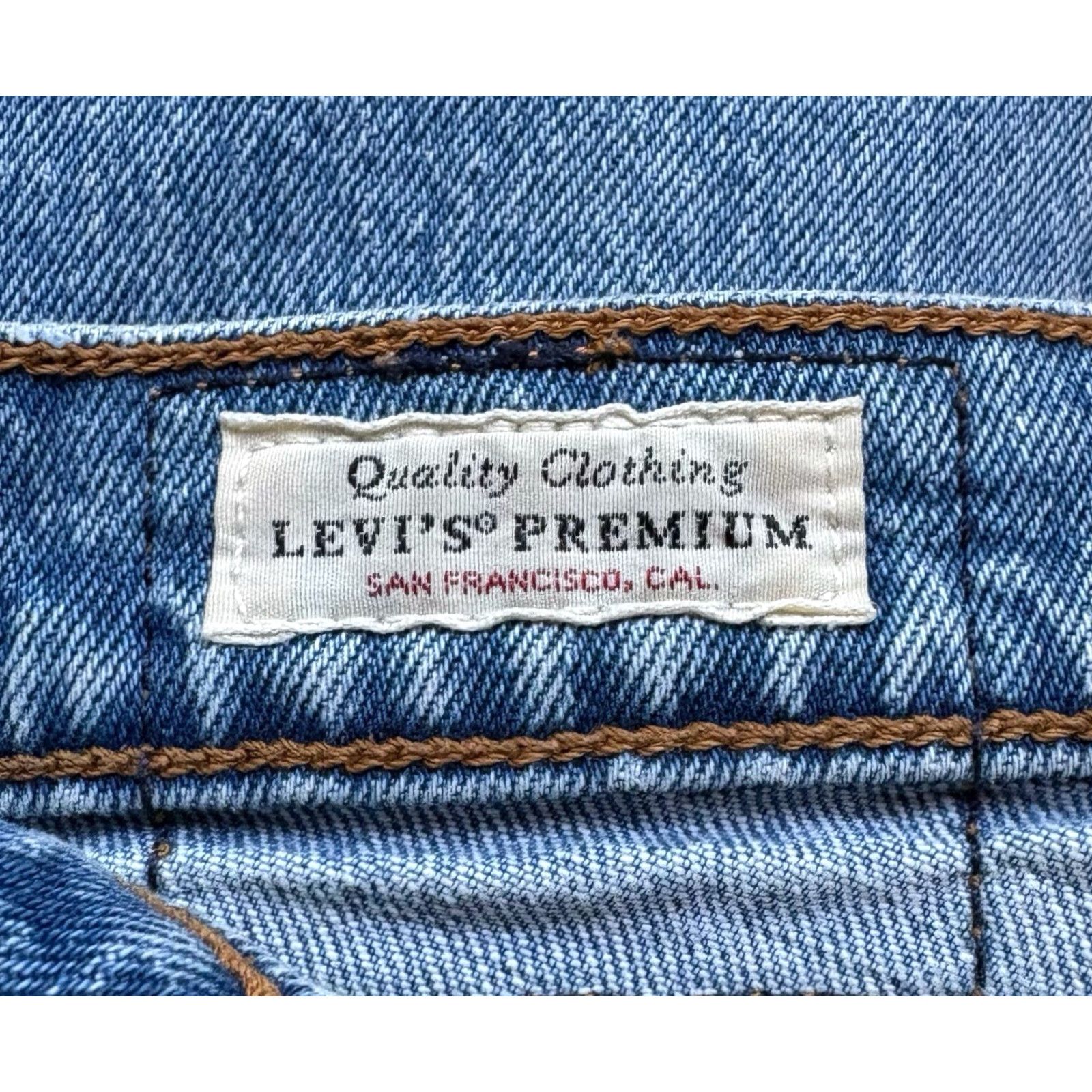 VINTAGE levi's premium denim wedgie cut jeans Medium wash Womens 25 GUC