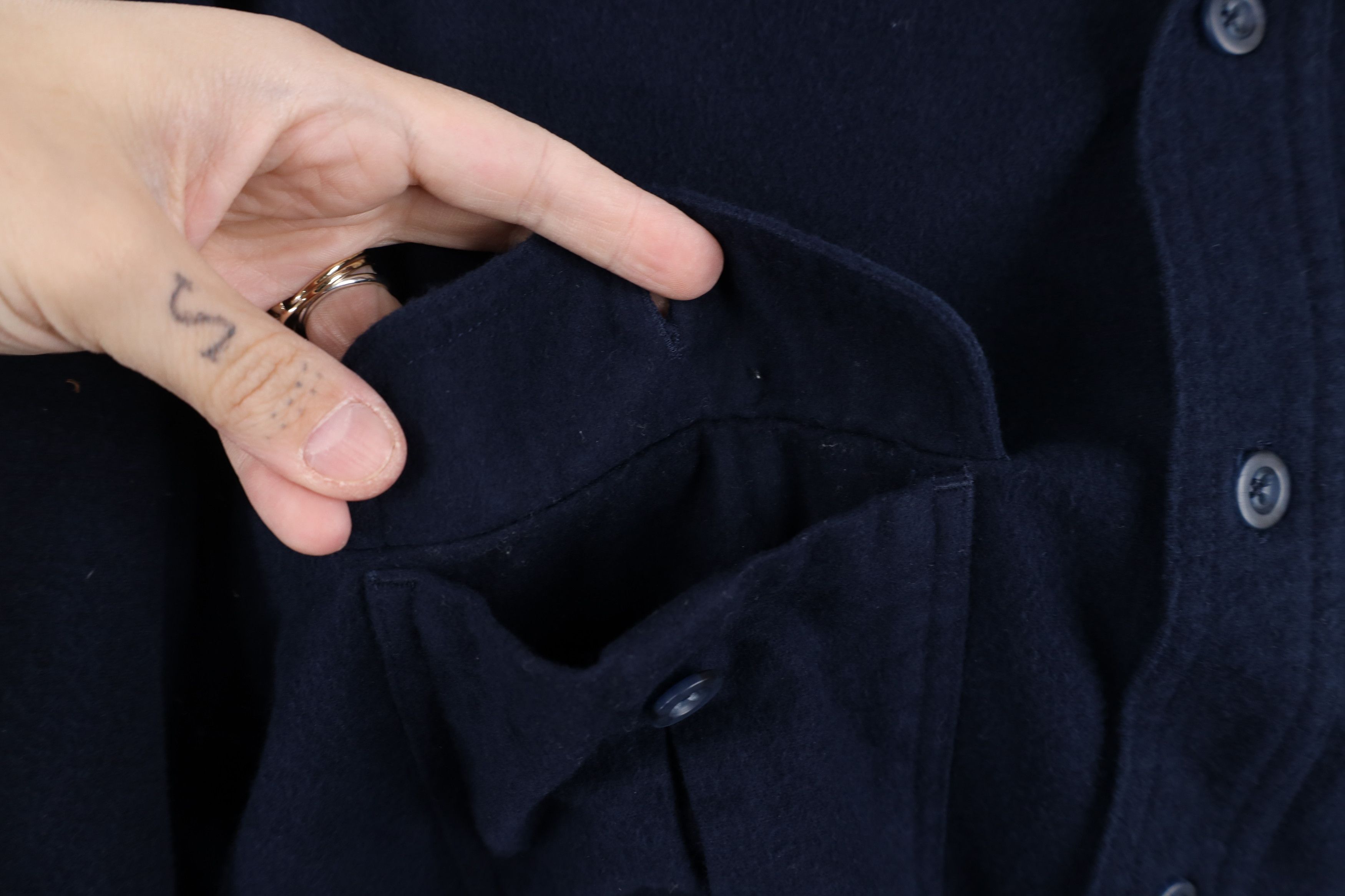 Cabelas Vintage Cabelas Chamois Collared Button Shirt Navy Blue Size US L / EU 52-54 / 3 - 6 Thumbnail