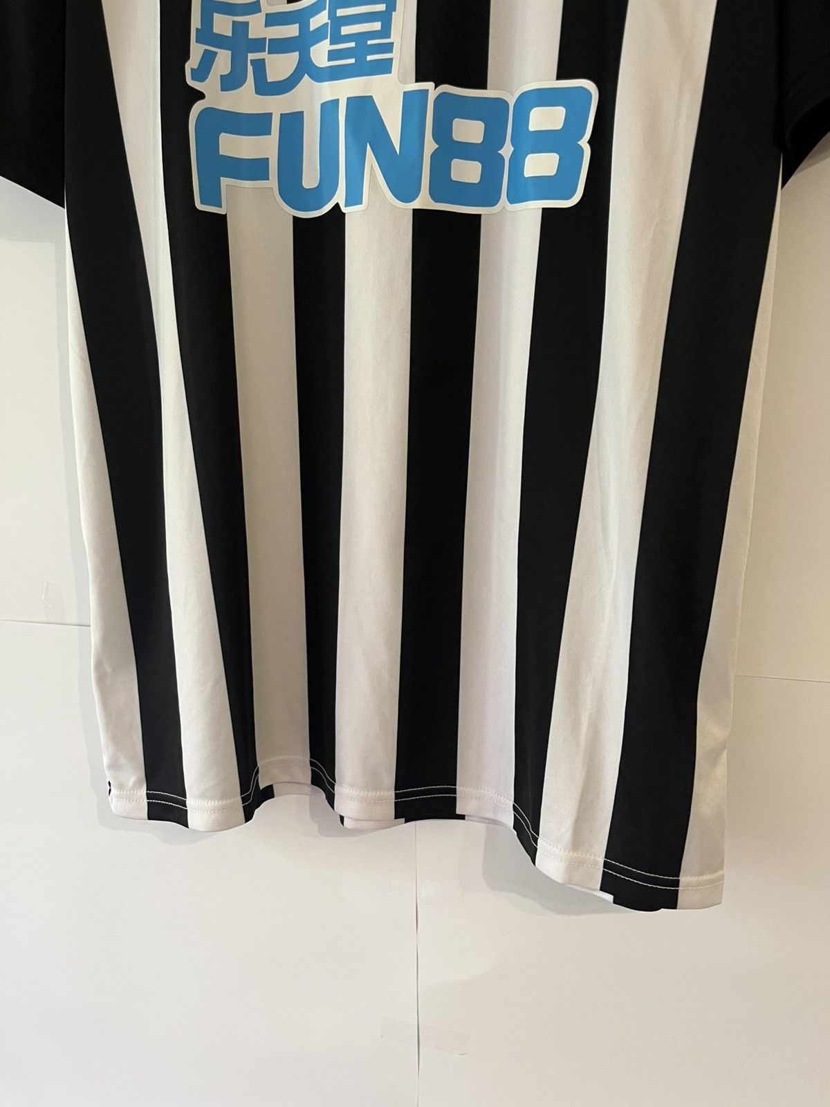 Other Puma Newcastle Umited FC Rare Soccer Jersey Size US XL / EU 56 / 4 - 4 Thumbnail