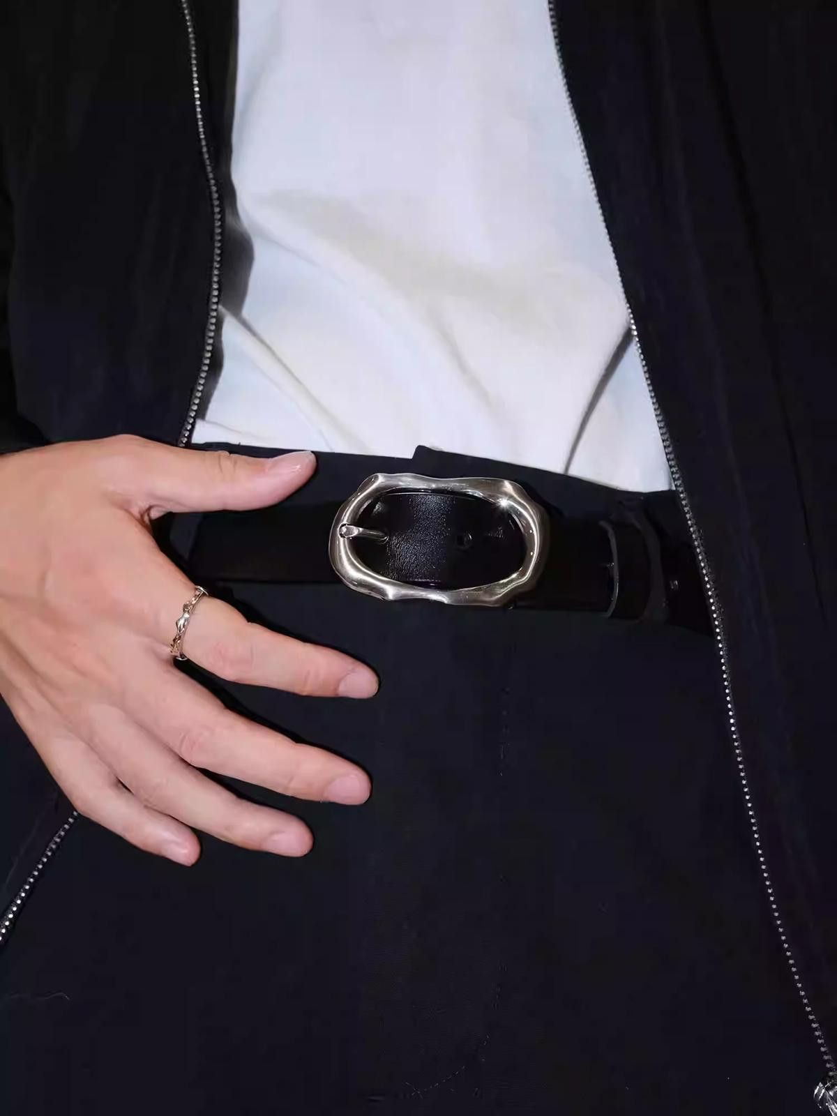 Japanese Brand Minimalist Genuine Leather Buckle Belt Cleanfit Modern Fit Size ONE SIZE - 4 Thumbnail