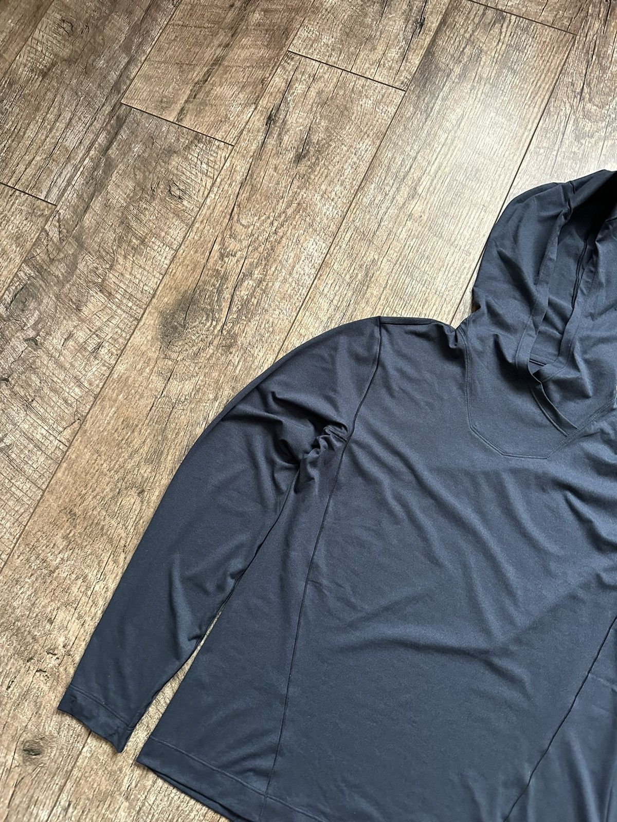Arc'teryx Women's Arcteryx Blue Light Hoodie Size M / US 6-8 / IT 42-44 - 3 Thumbnail