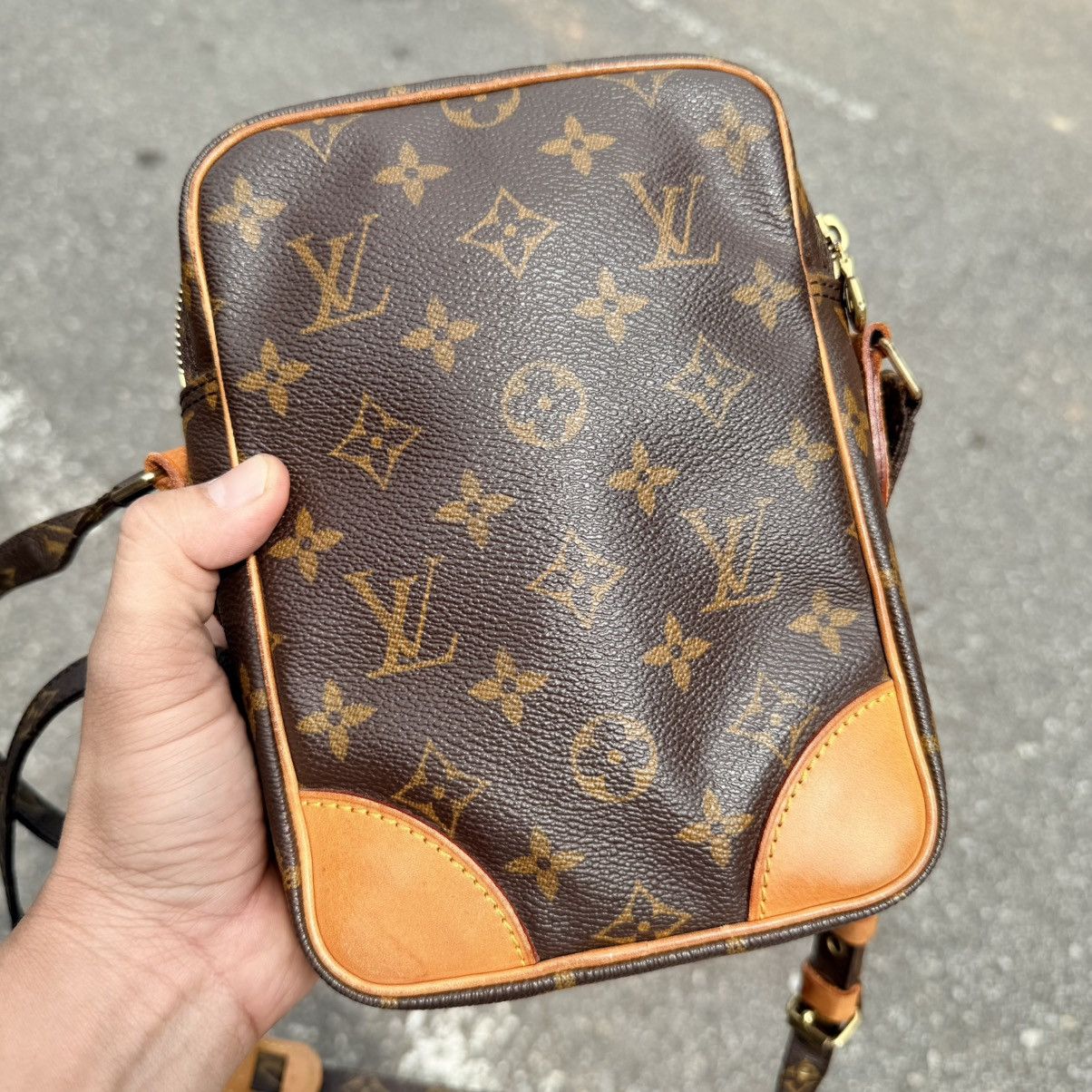 Louis Vuitton Louis Vuitton Amazon Monogram Slingbag Size ONE SIZE - 5 Thumbnail