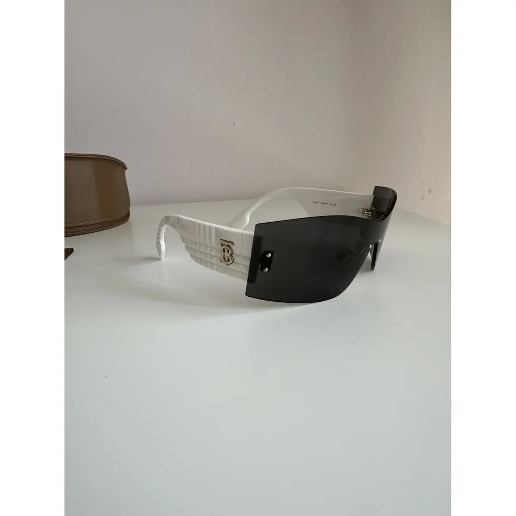 Burberry Burberry new sunglasses white UNISEX model Size ONE SIZE - 1 Thumbnail