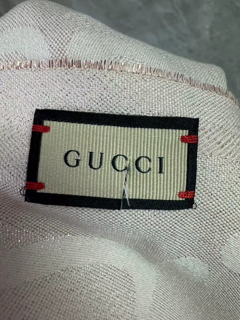 Gucci Gucci Double-sided gold silk large logo shawl scarf 2501-Ne Size ONE SIZE - 2 Thumbnail