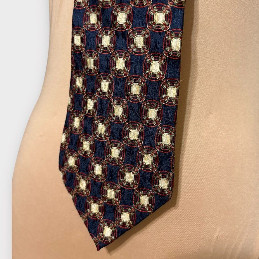 Valentino Vintage Valentino Tie Navy Blue Red Silk Classic Preppy Luxu Size ONE SIZE - 7 Thumbnail