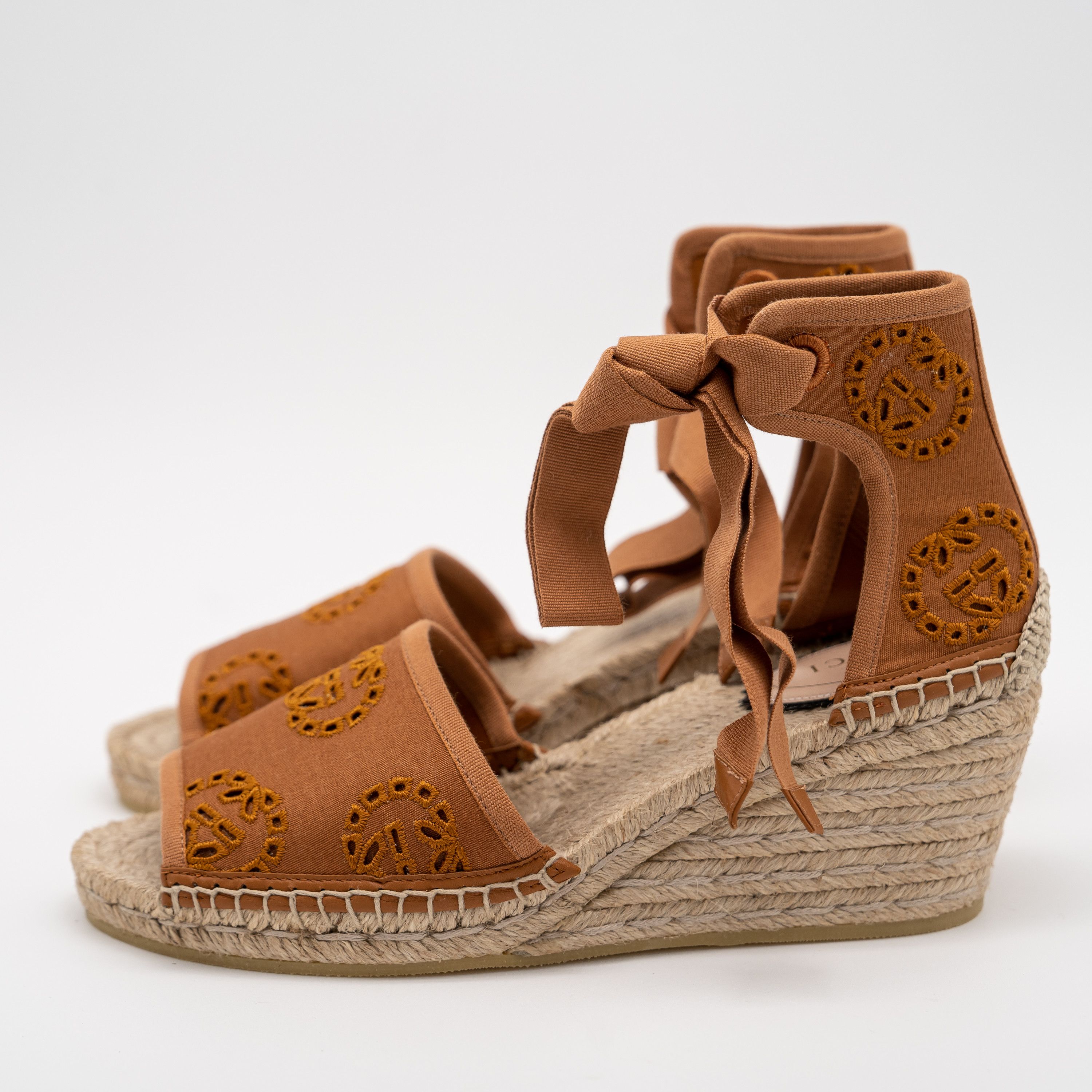 Gucci 38.5eu 8.5 US Gucci Canvas GG Espadrille Wedge Sandals Brown Size US 8.5 / IT 38.5 - 5 Thumbnail