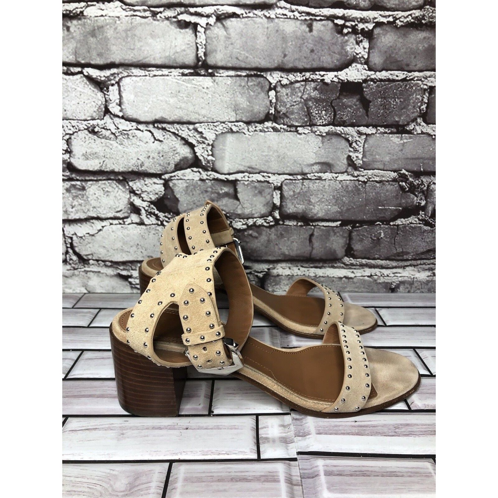 Givenchy Givenchy Beige Suede Leather Elegant Heel Studded Sandals Wo Size US 7.5 / IT 37.5 - 19 Thumbnail
