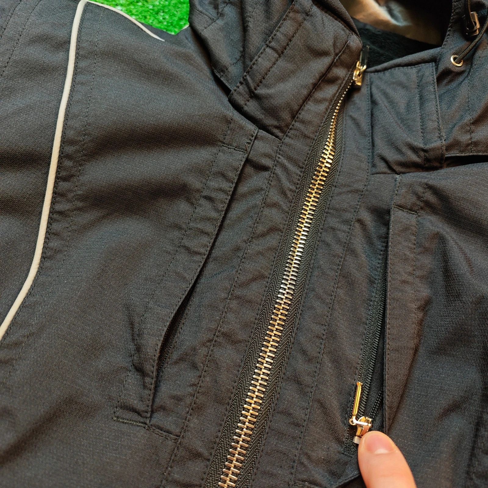 Spyder Spyder skiing Jacket Womens 8 Small Zip Black windproof Size S / US 4 / IT 40 - 11 Thumbnail